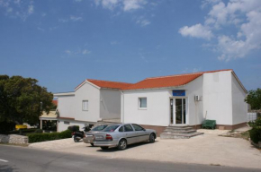 Отель Apartments with a parking space Mandre, Pag - 6456  Мандре
